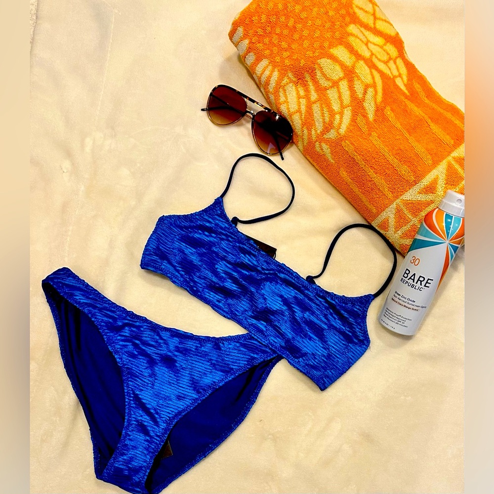 Triangl blue textured bikini NWT